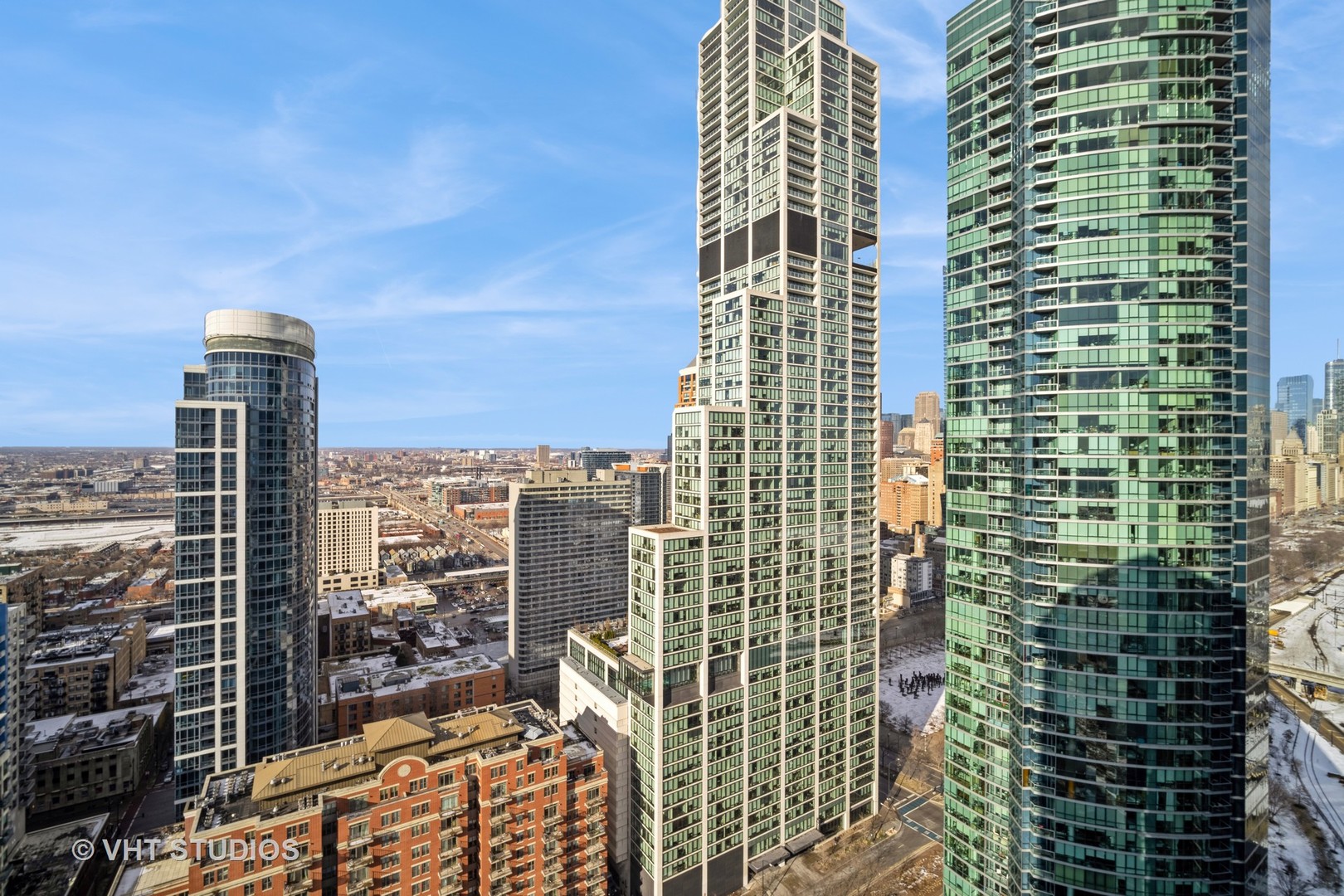 1235 S Prairie Avenue Unit: 3307