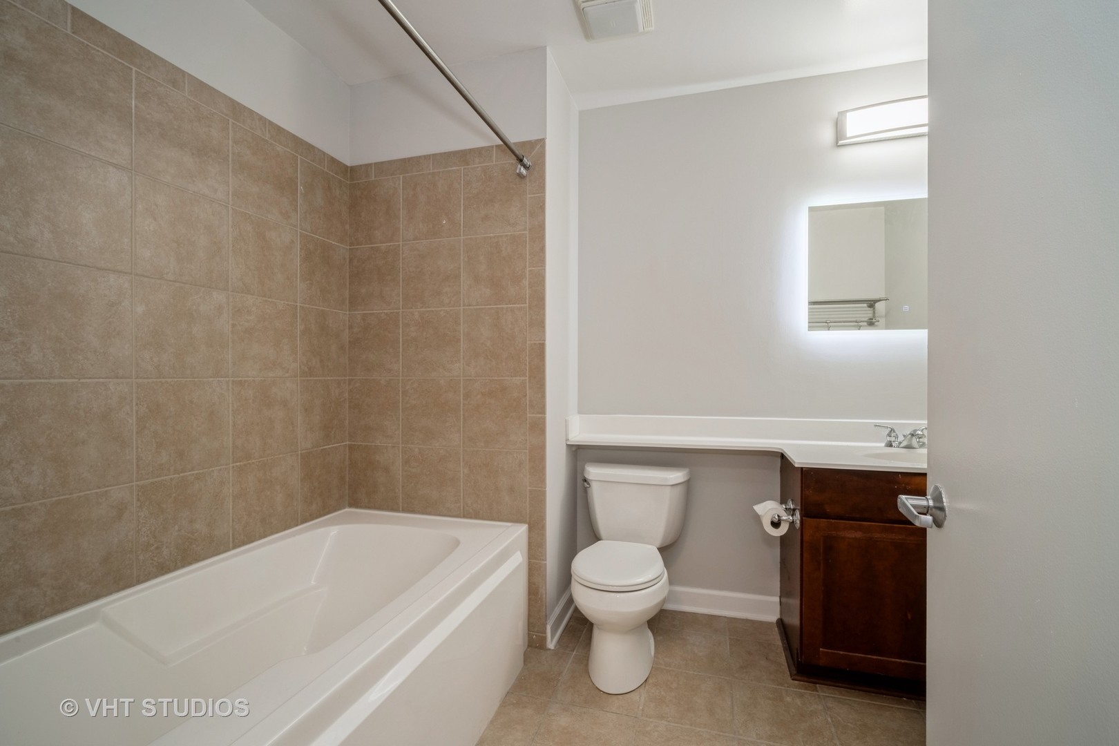 1235 S Prairie Avenue Unit: 3307