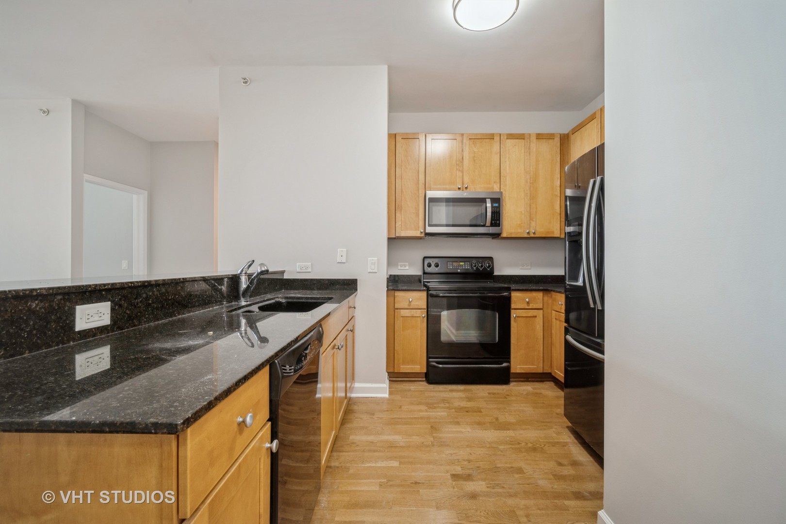 1235 S Prairie Avenue Unit: 3307