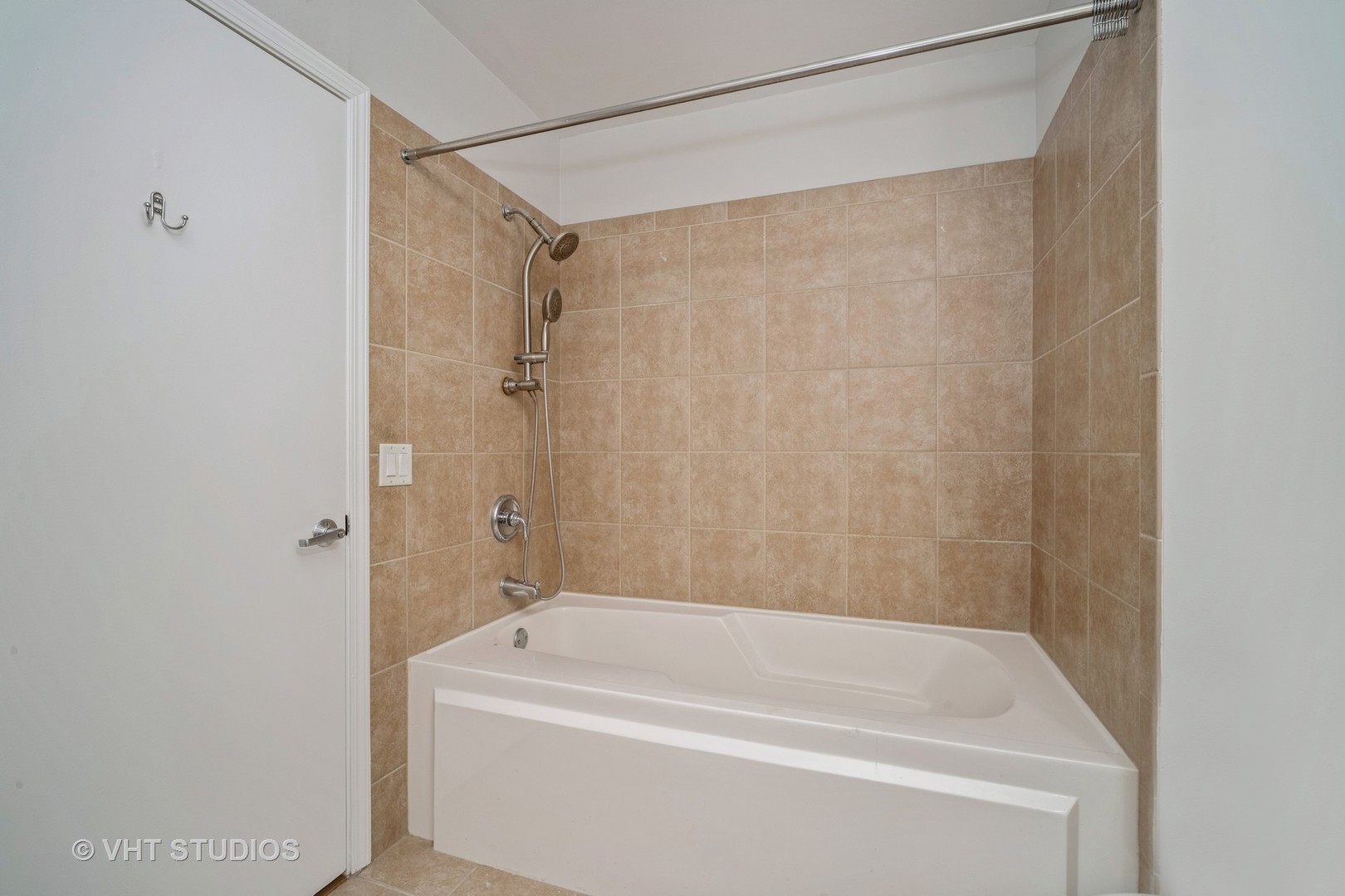 1235 S Prairie Avenue Unit: 3307