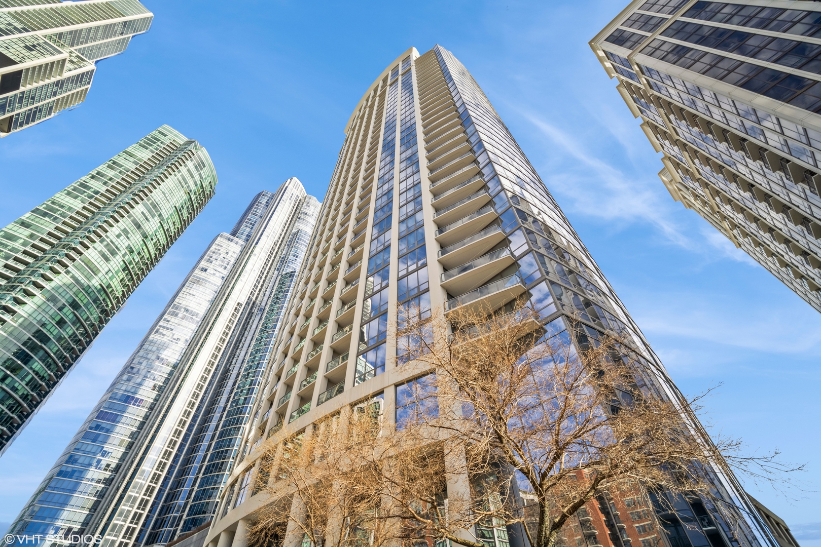 1235 S Prairie Avenue Unit: 3307