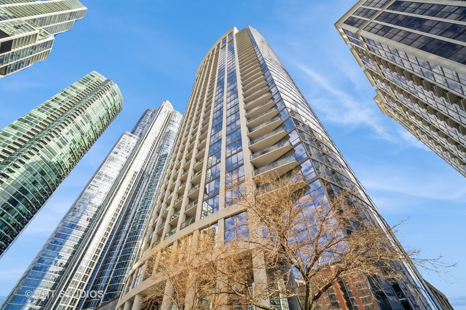 1235 S Prairie Avenue Unit: 3307