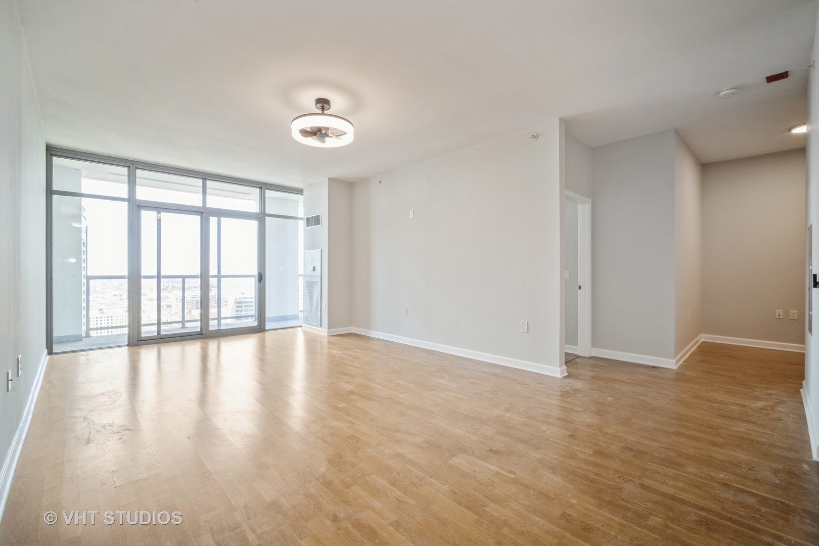 1235 S Prairie Avenue Unit: 3307