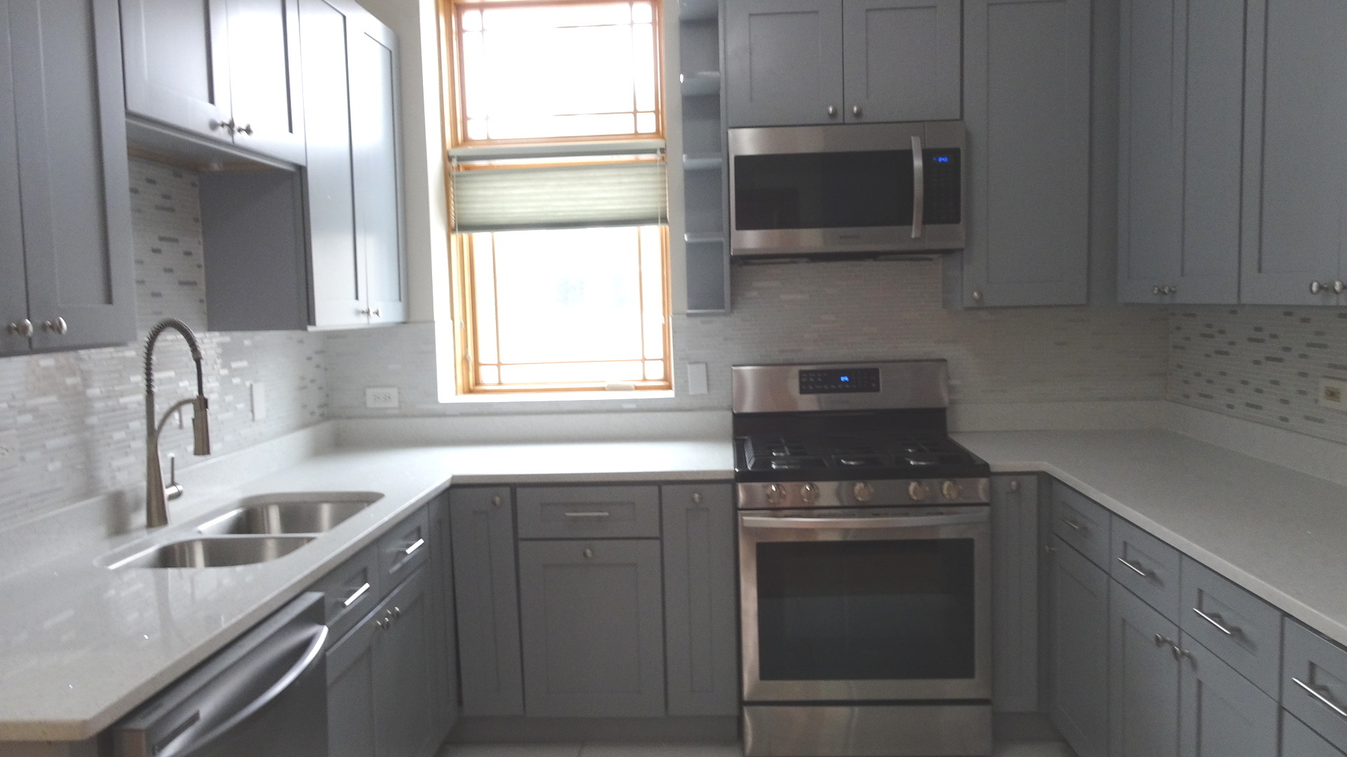 5532 N Broadway Street Unit: 2