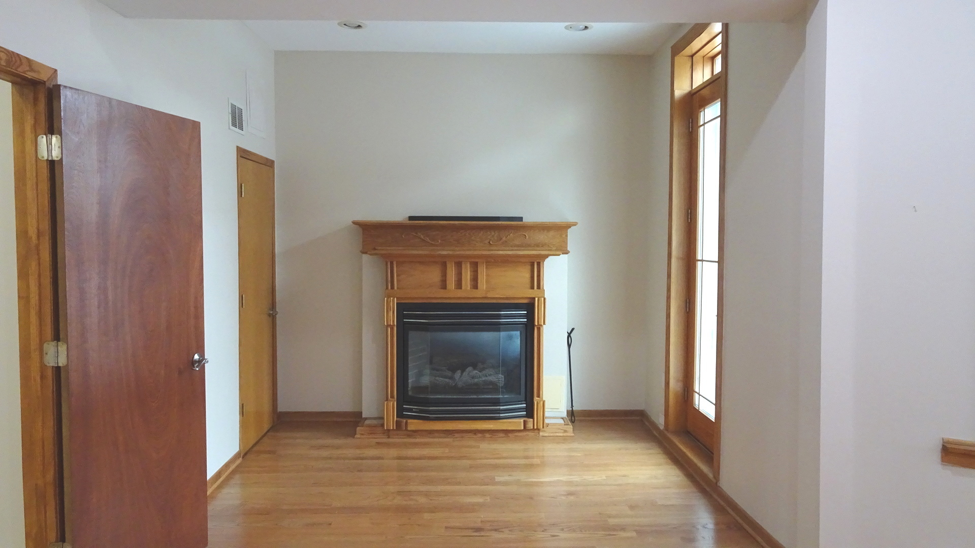 5532 N Broadway Street Unit: 2