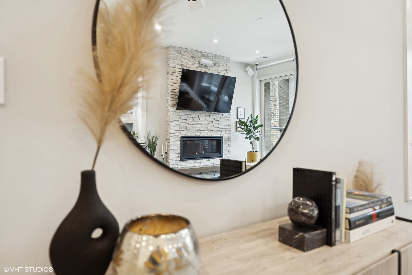 456 N May Street Unit: 2