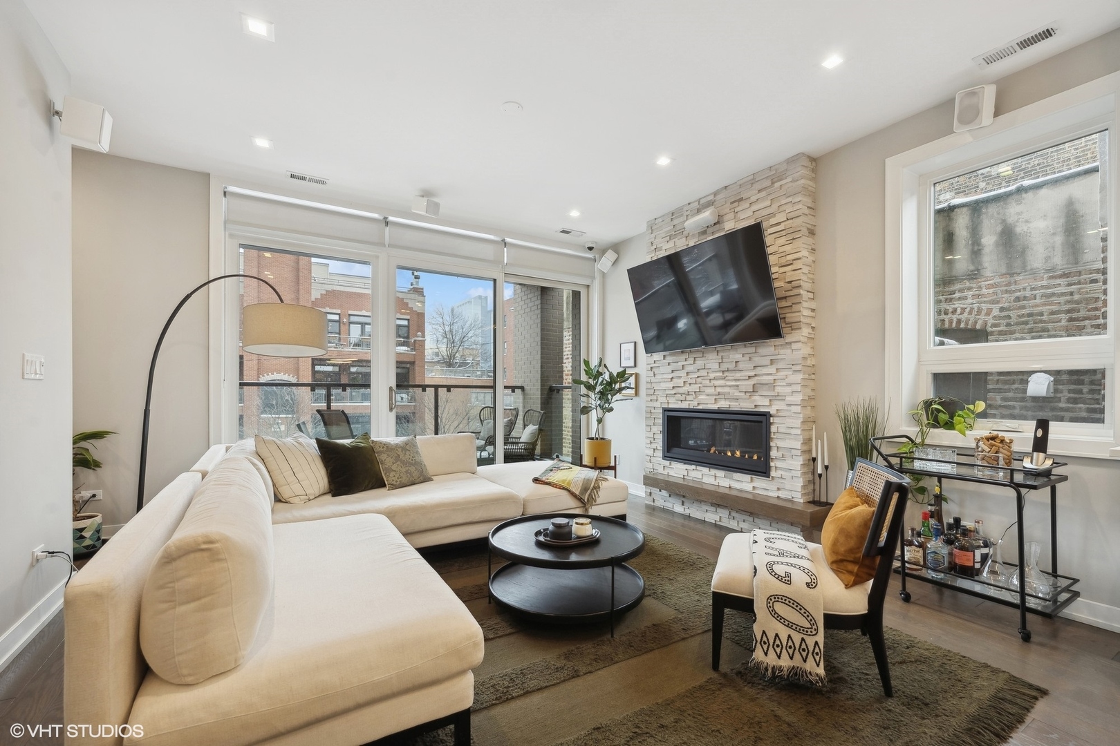 456 N May Street Unit: 2