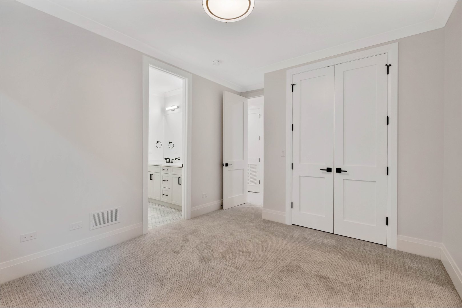 840 W Lill Avenue Unit: 1