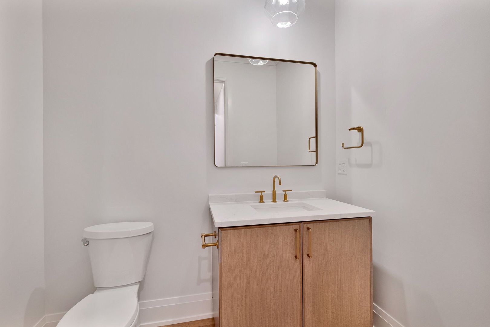 840 W Lill Avenue Unit: 1