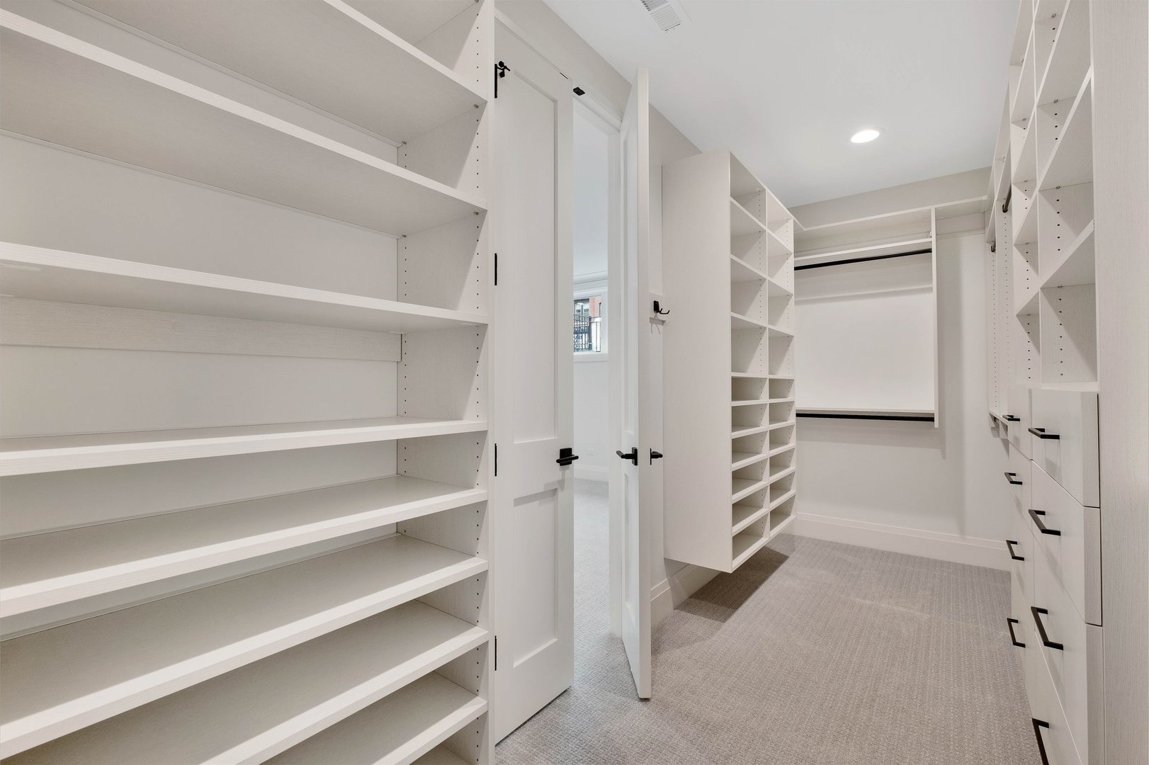 840 W Lill Avenue Unit: 1