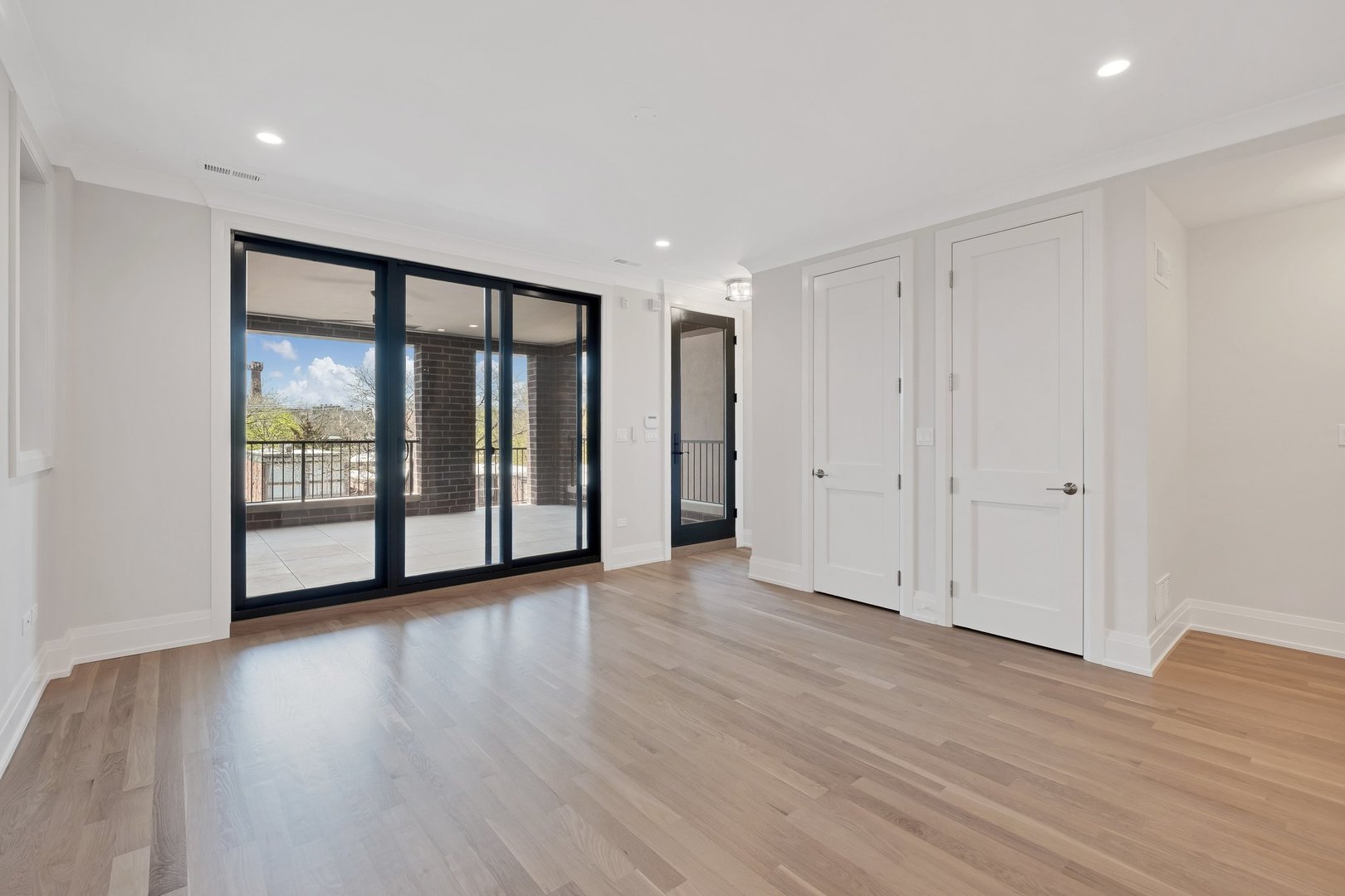 840 W Lill Avenue Unit: 1