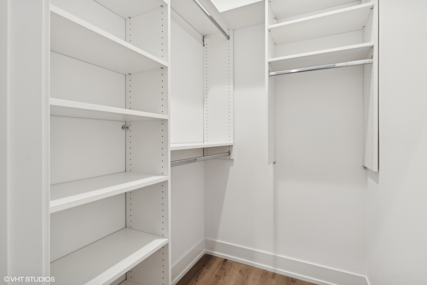 3341 N Sheffield Avenue Unit: 2S