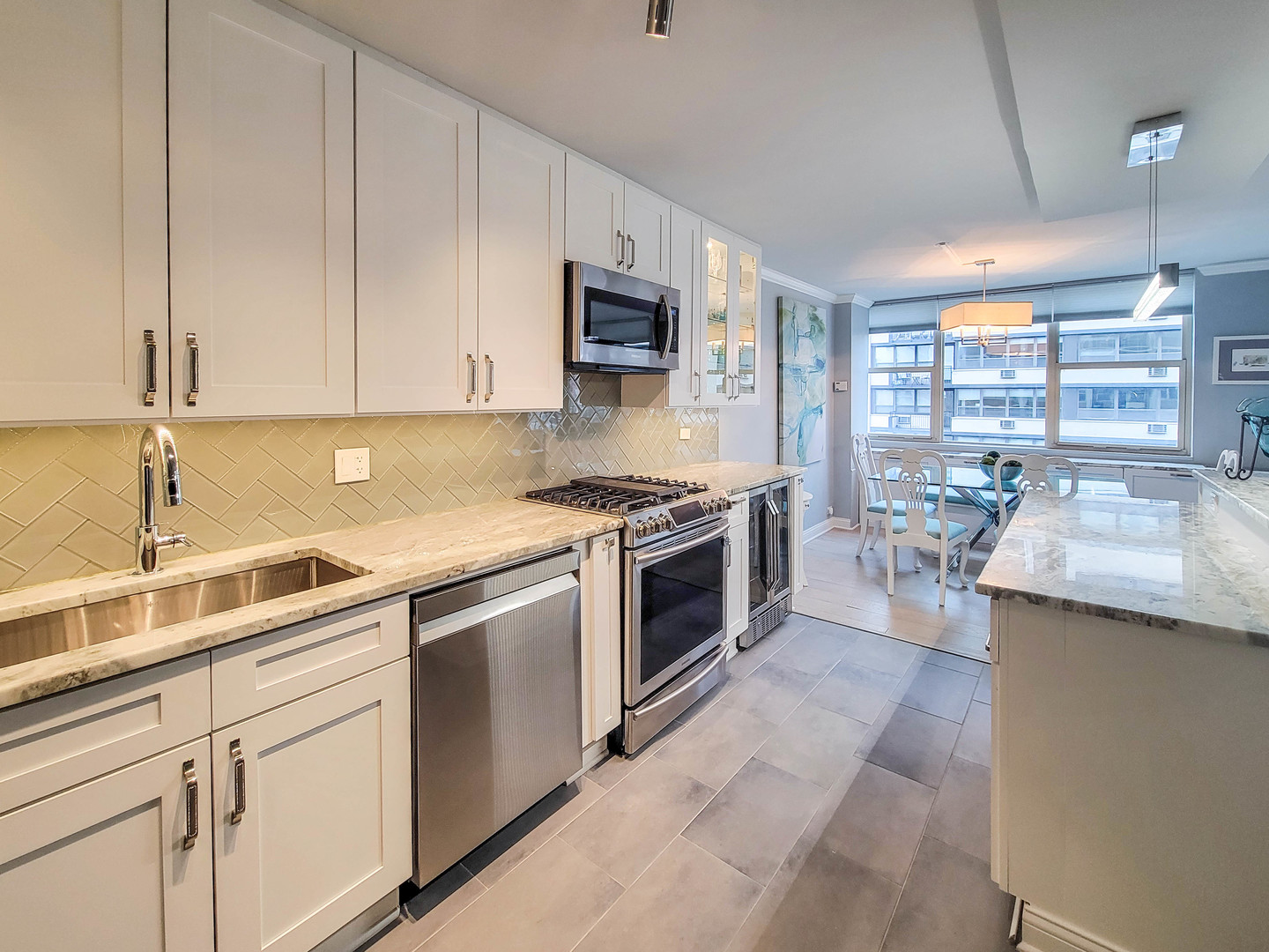 40 E Cedar Street Unit: 18B