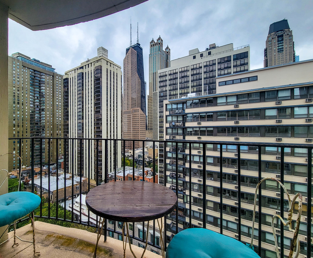 40 E Cedar Street Unit: 18B