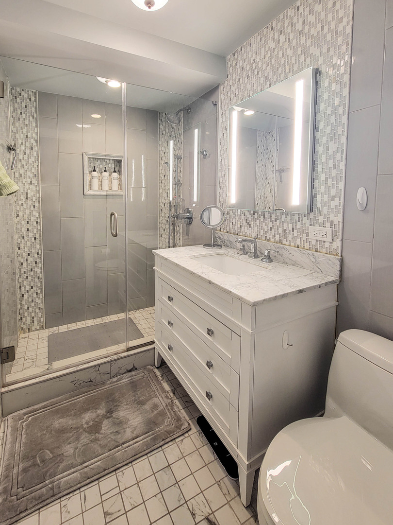 40 E Cedar Street Unit: 18B