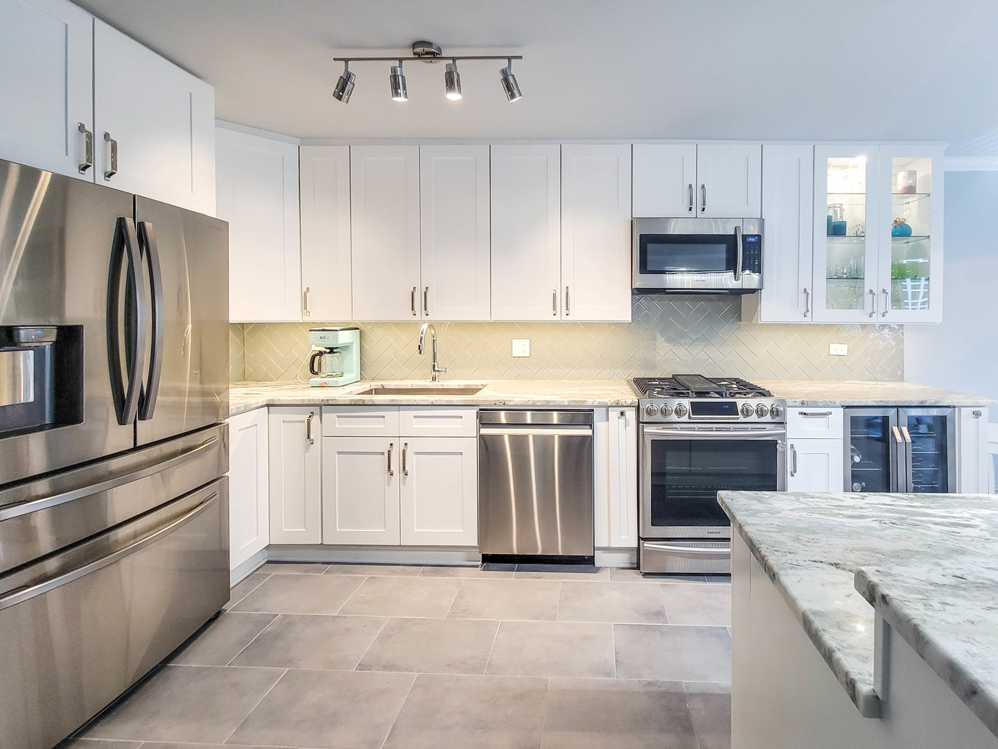 40 E Cedar Street Unit: 18B