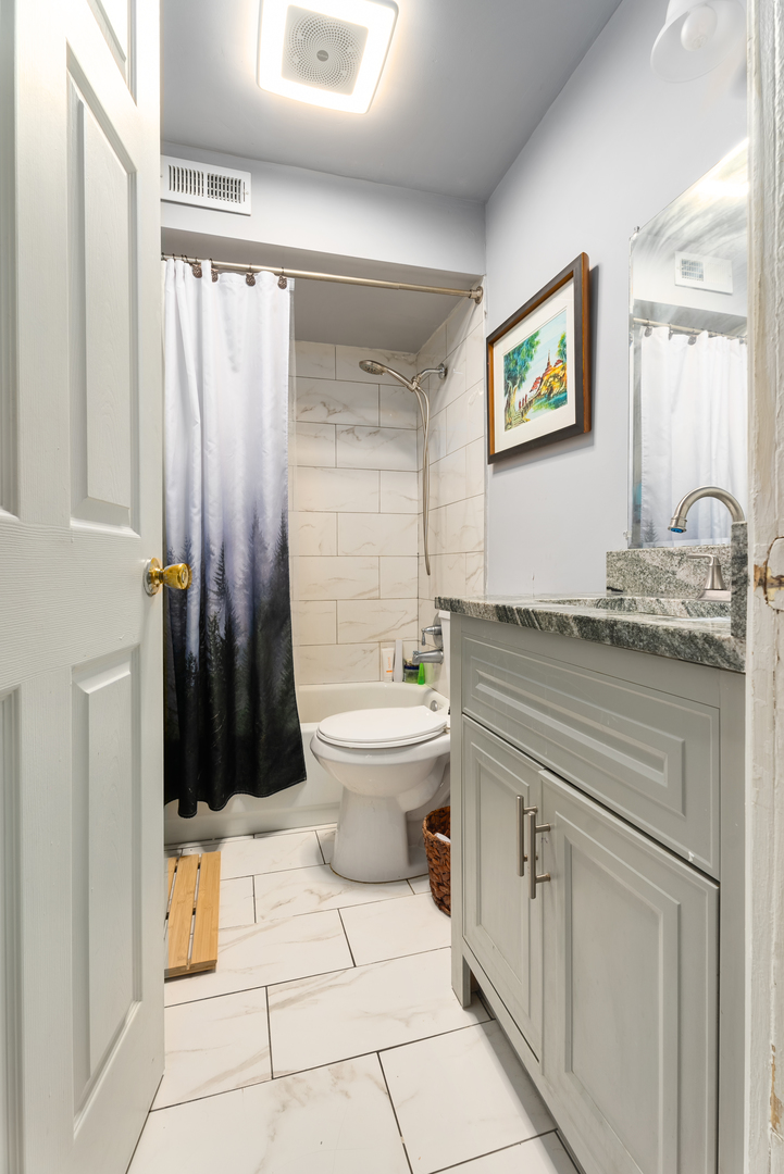 940 N Springfield Avenue