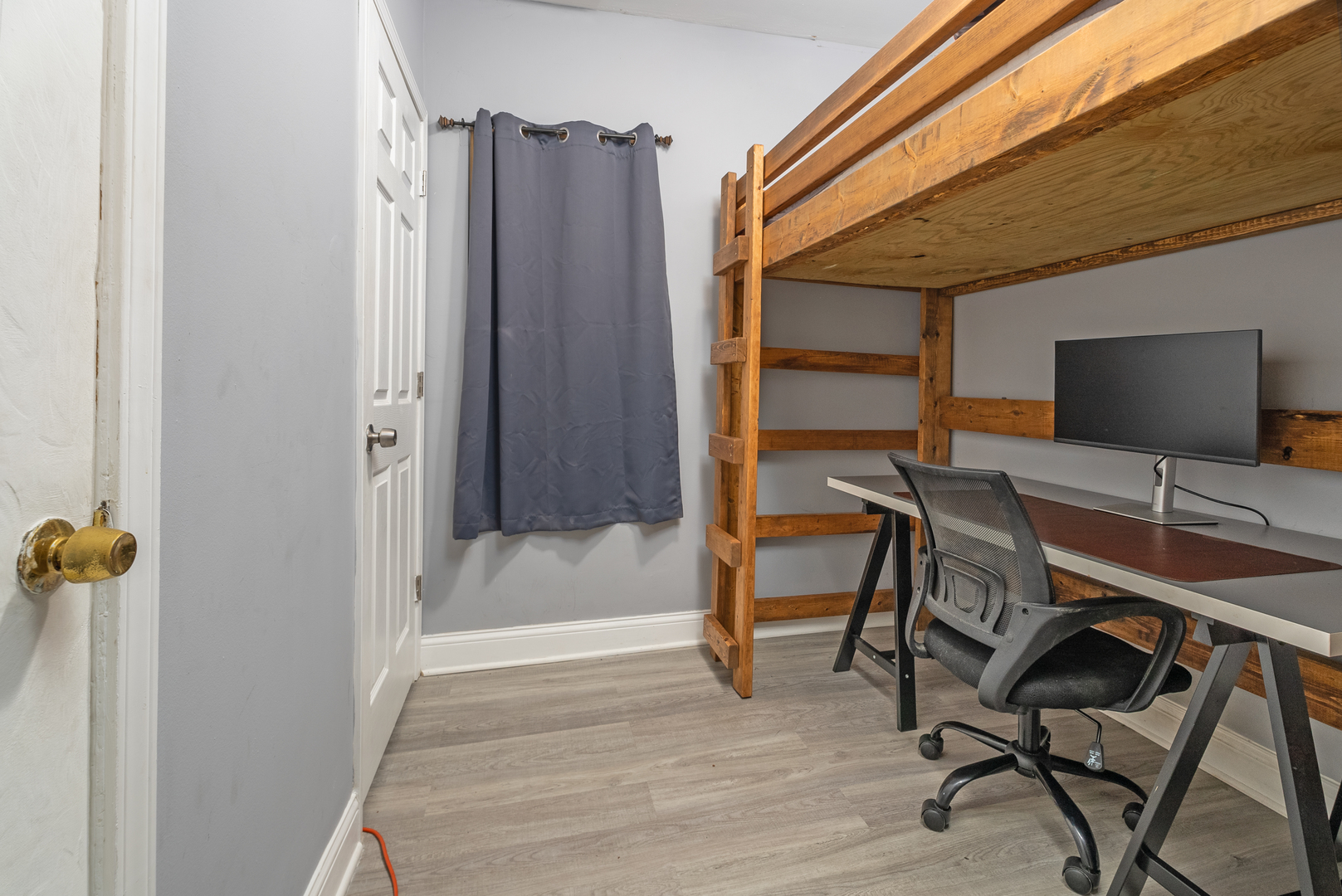 940 N Springfield Avenue