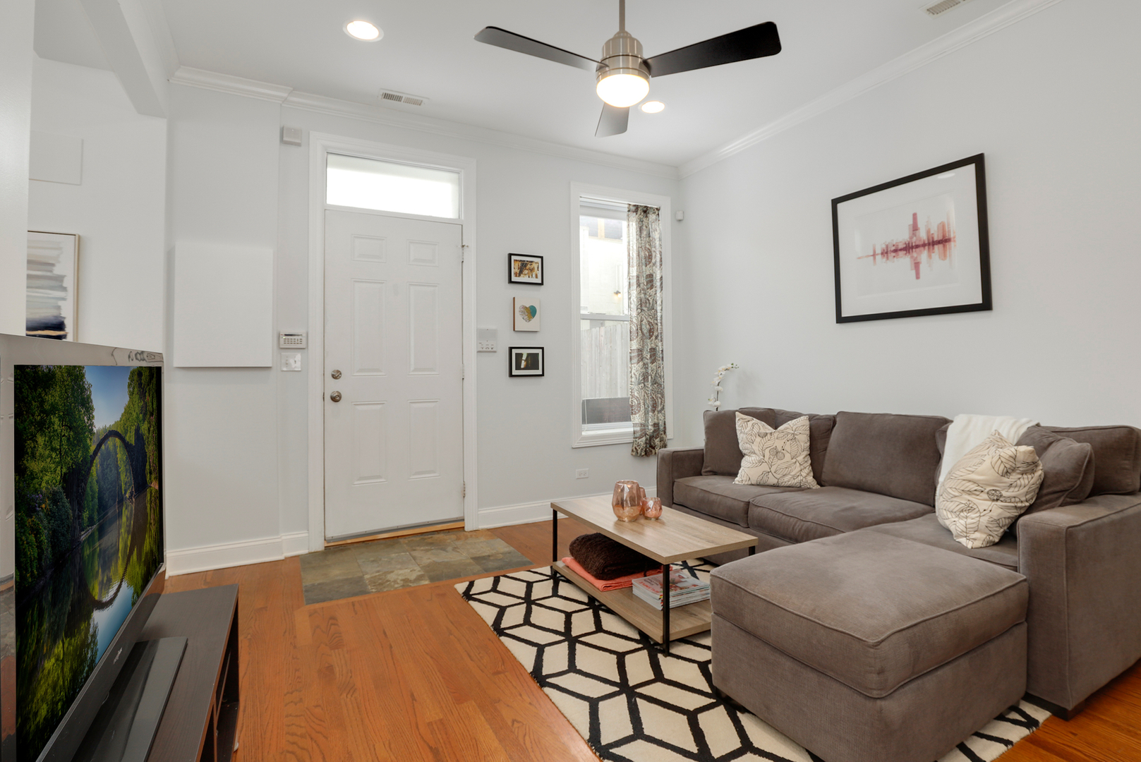 1025 N Wood Street Unit: 1R