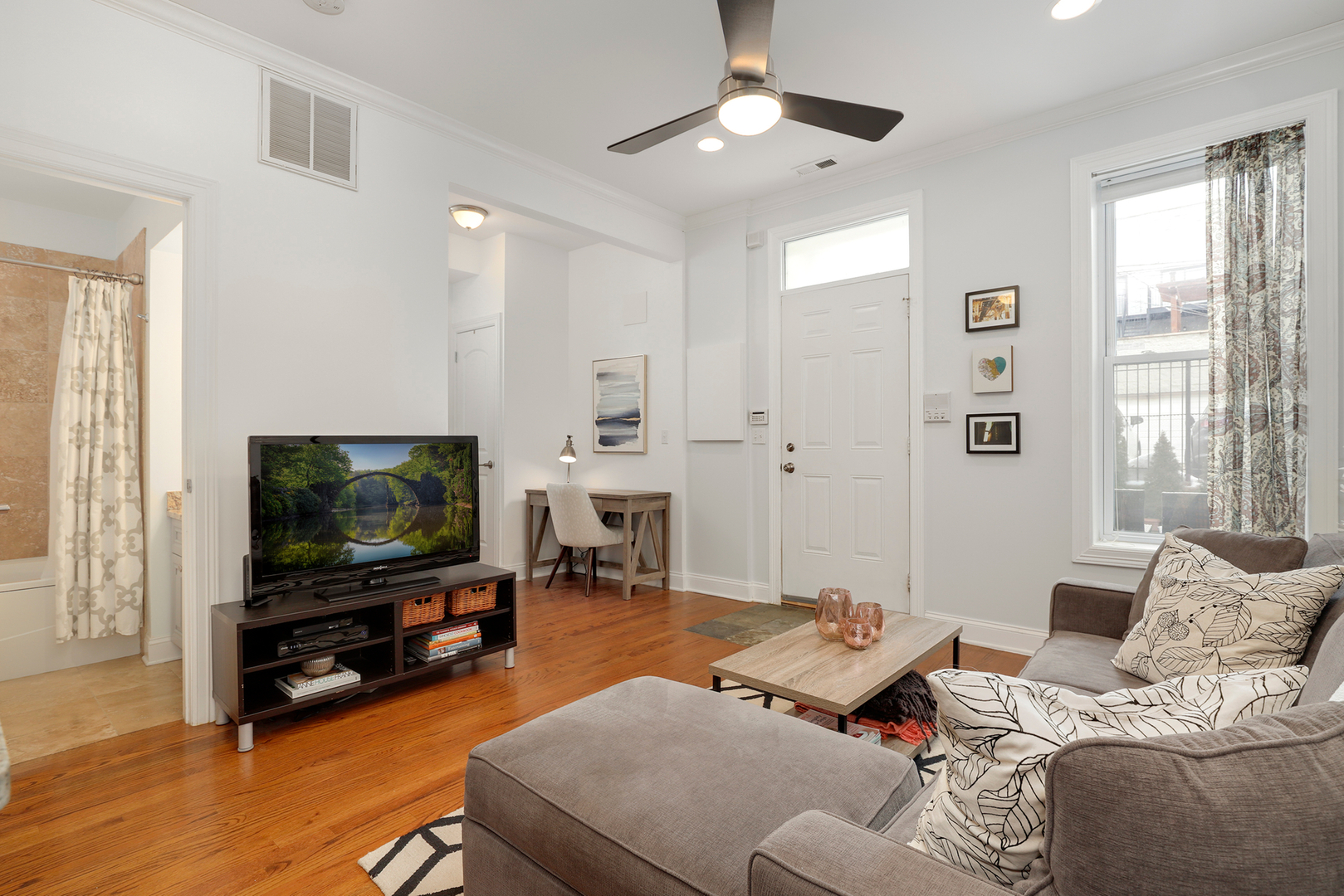 1025 N Wood Street Unit: 1R