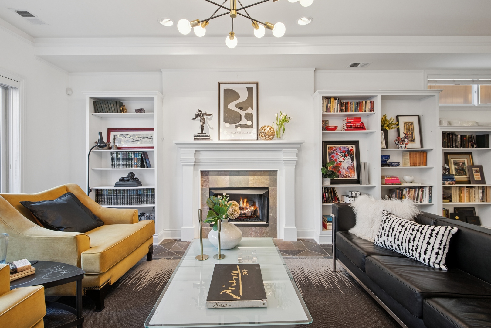 4728 N Malden Avenue Unit: 1S