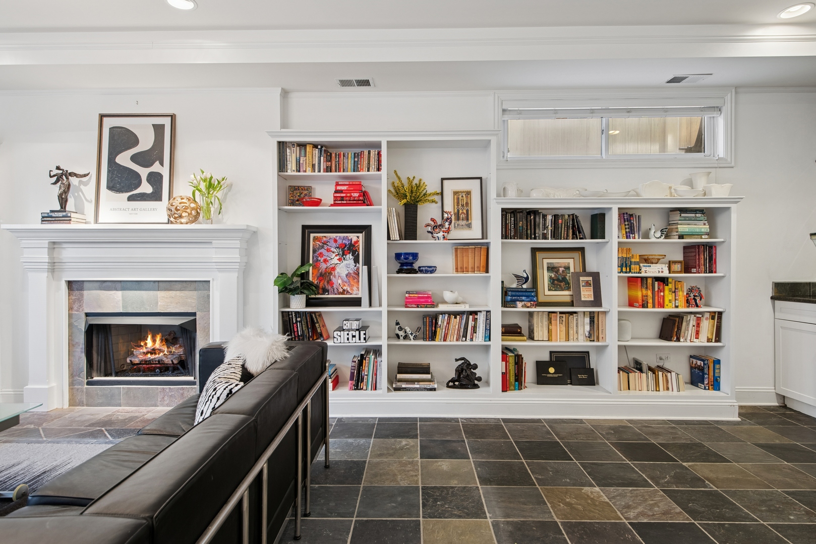 4728 N Malden Avenue Unit: 1S