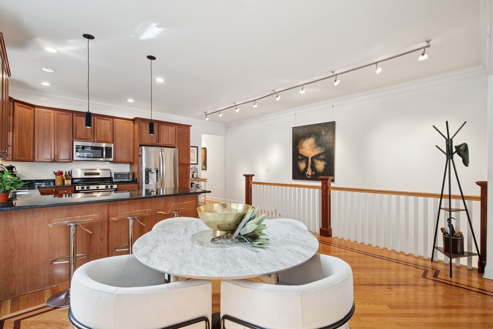 4728 N Malden Avenue Unit: 1S