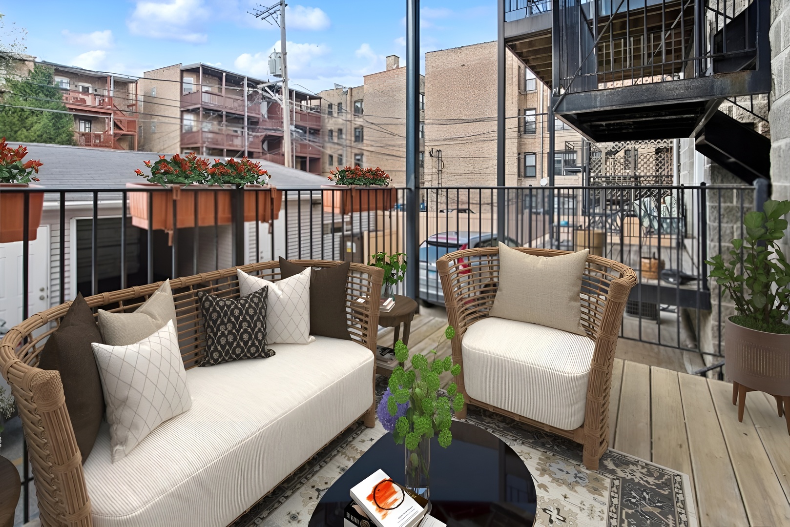 4728 N Malden Avenue Unit: 1S