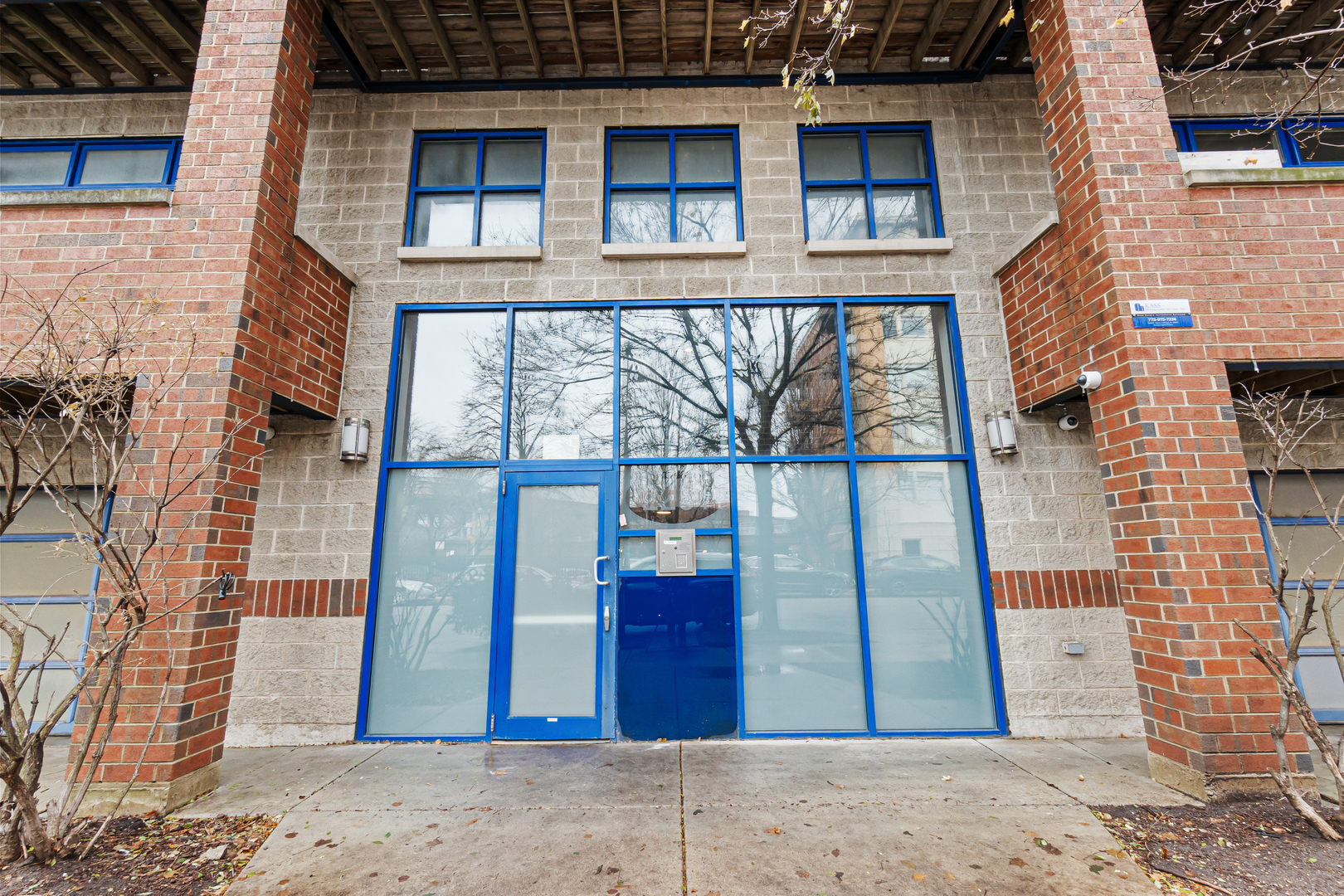 2251 W Saint Paul Avenue Unit: 2B