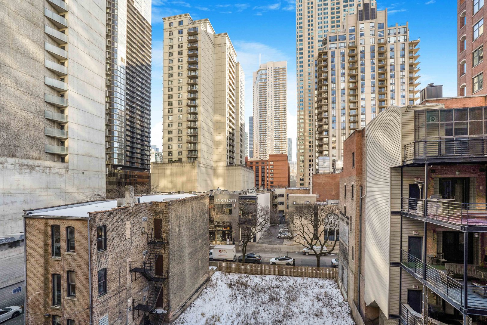 33 W Huron Street Unit: 511