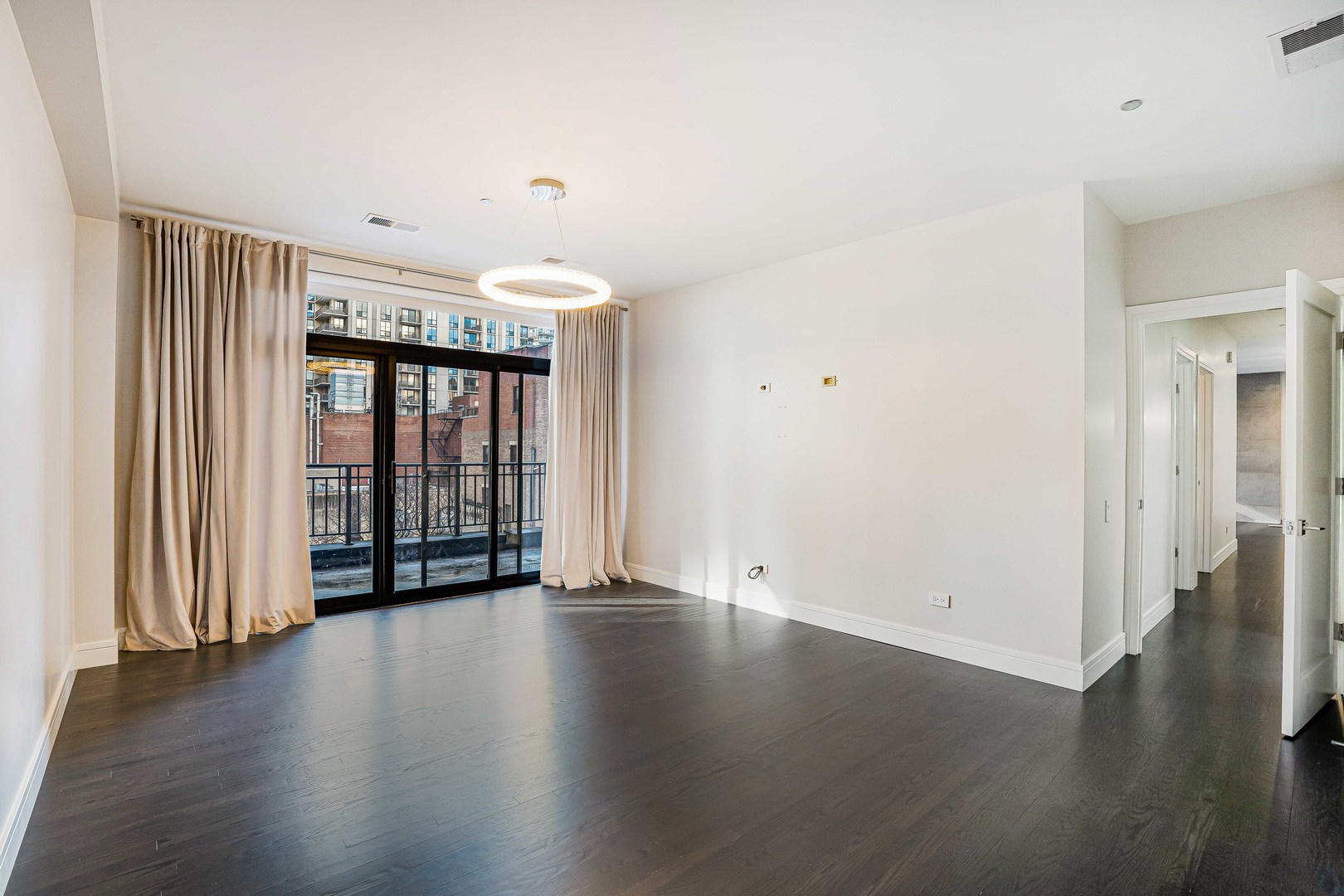 33 W Huron Street Unit: 511