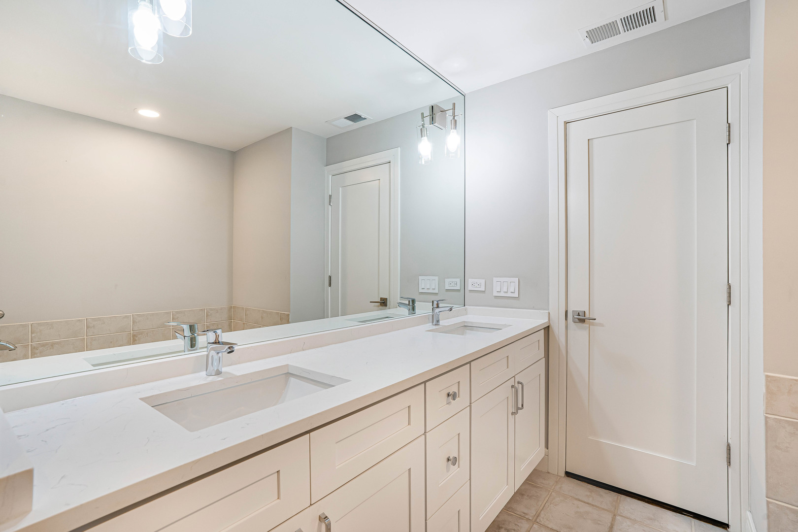 33 W Huron Street Unit: 511