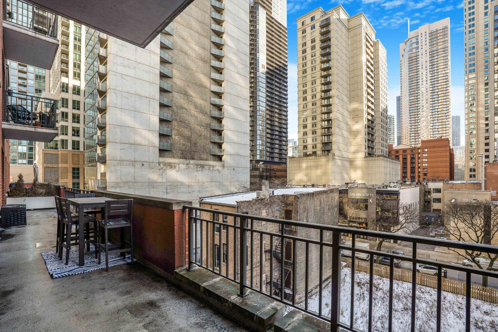 33 W Huron Street Unit: 511