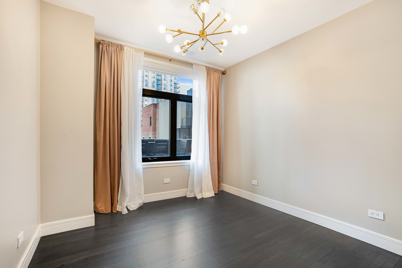 33 W Huron Street Unit: 511