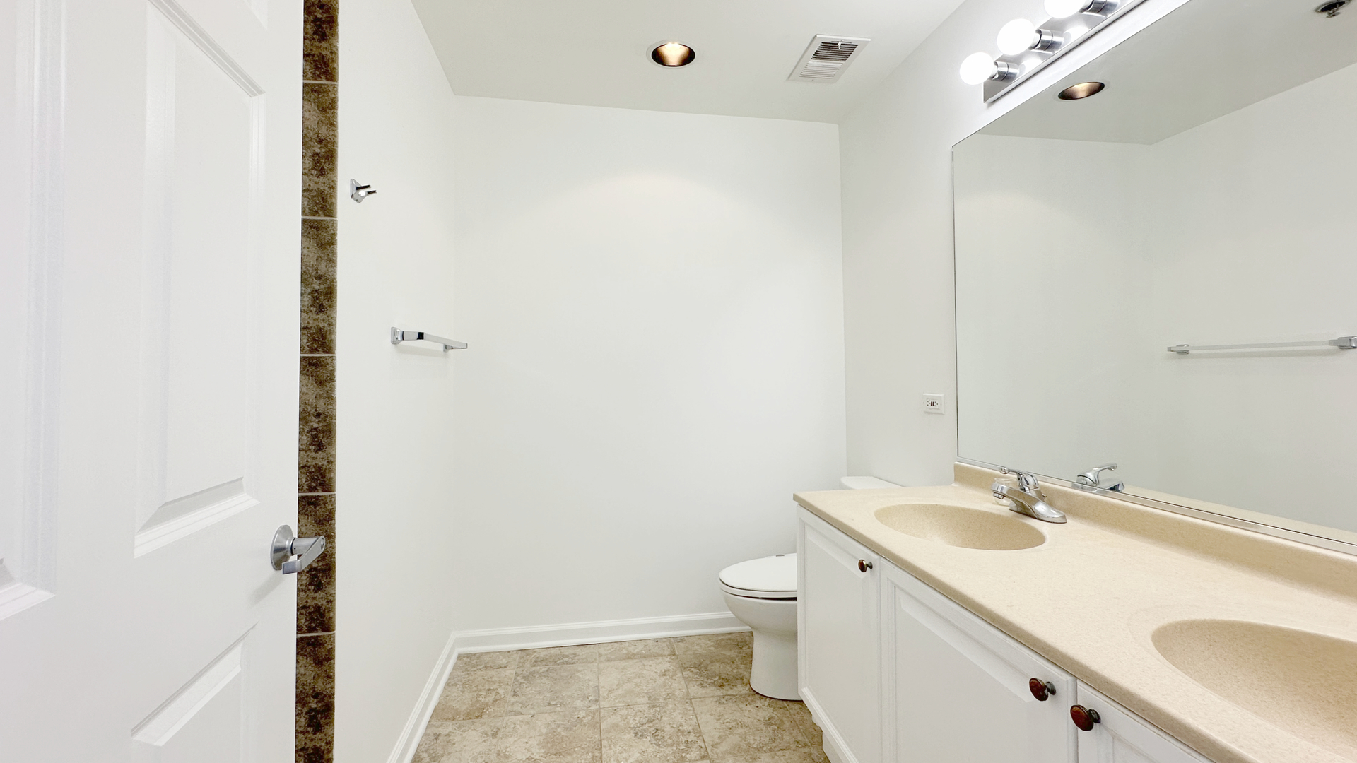 3450 S HALSTED Street Unit: 301