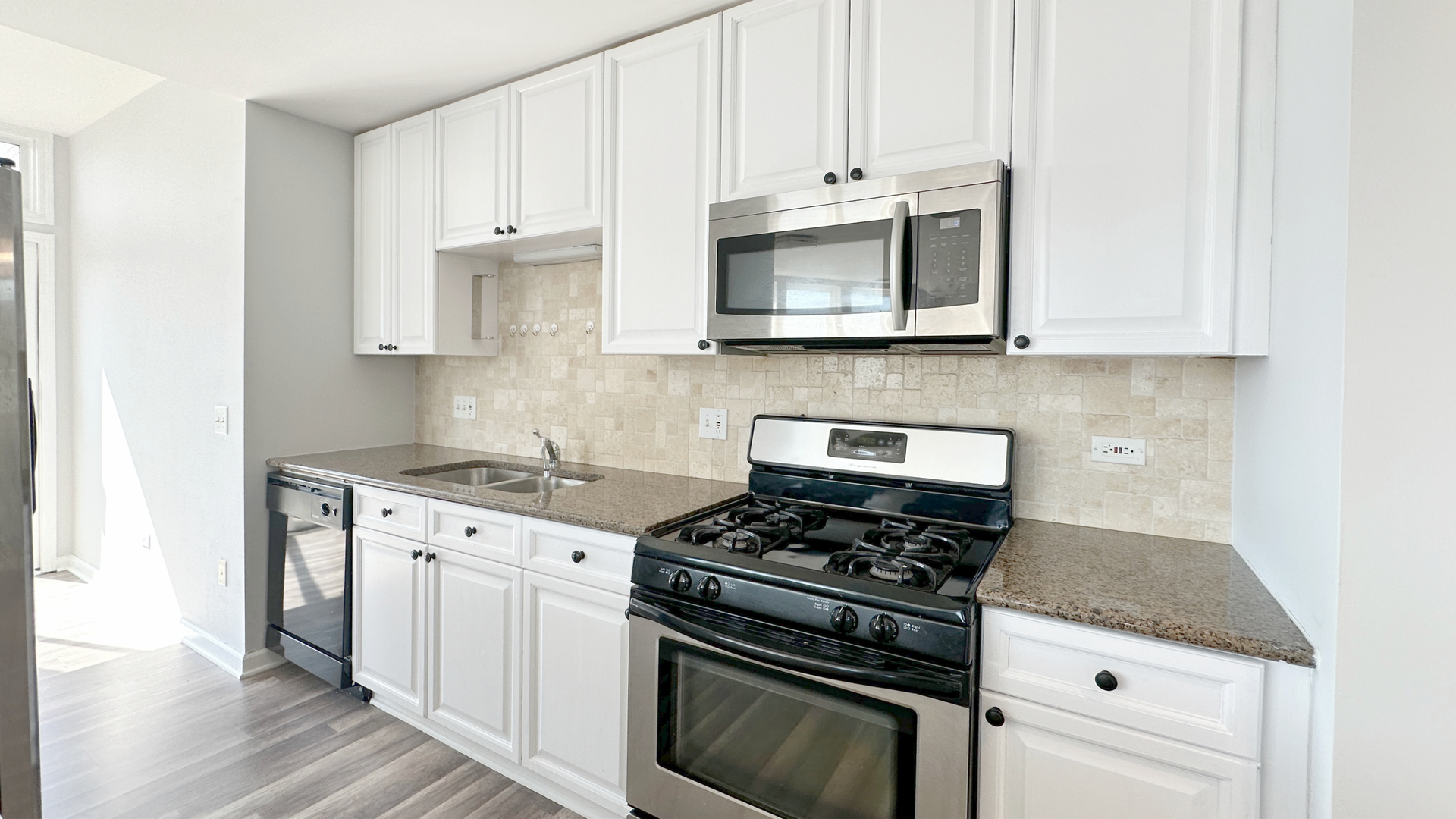 3450 S HALSTED Street Unit: 301