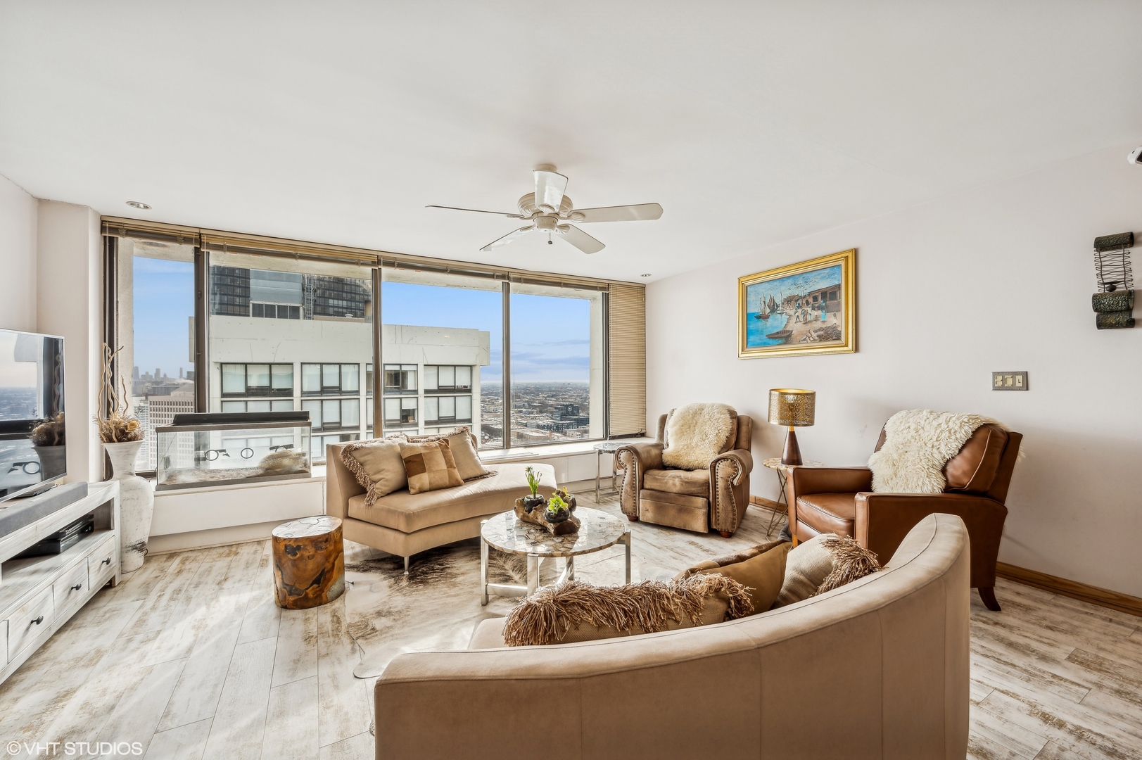 5455 N Sheridan Road Unit: 3910