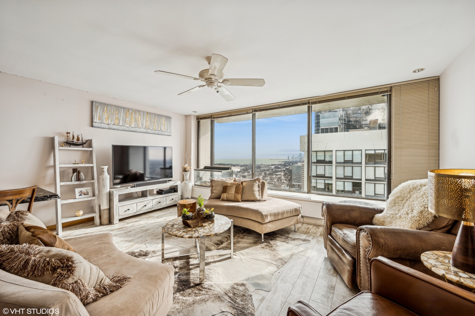 5455 N Sheridan Road Unit: 3910