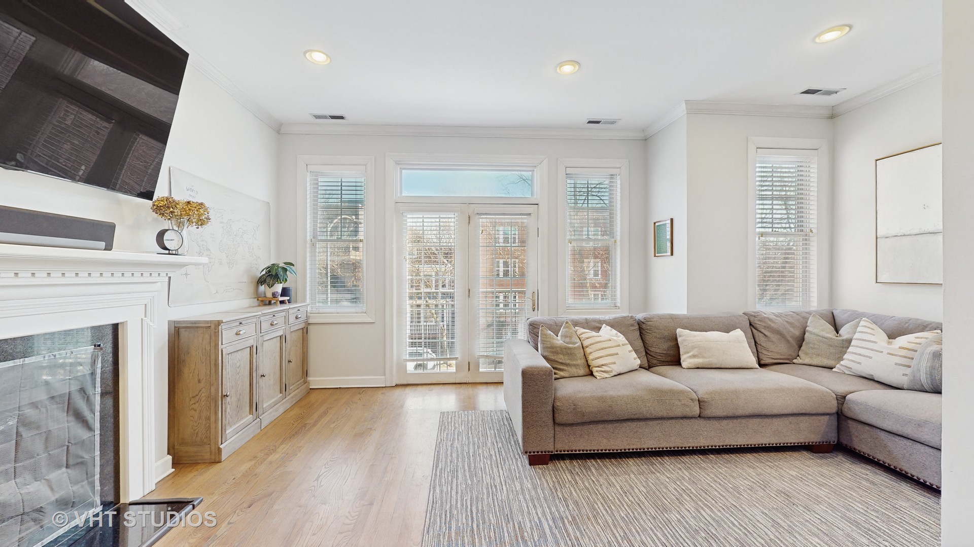 3640 N Damen Avenue Unit: 2