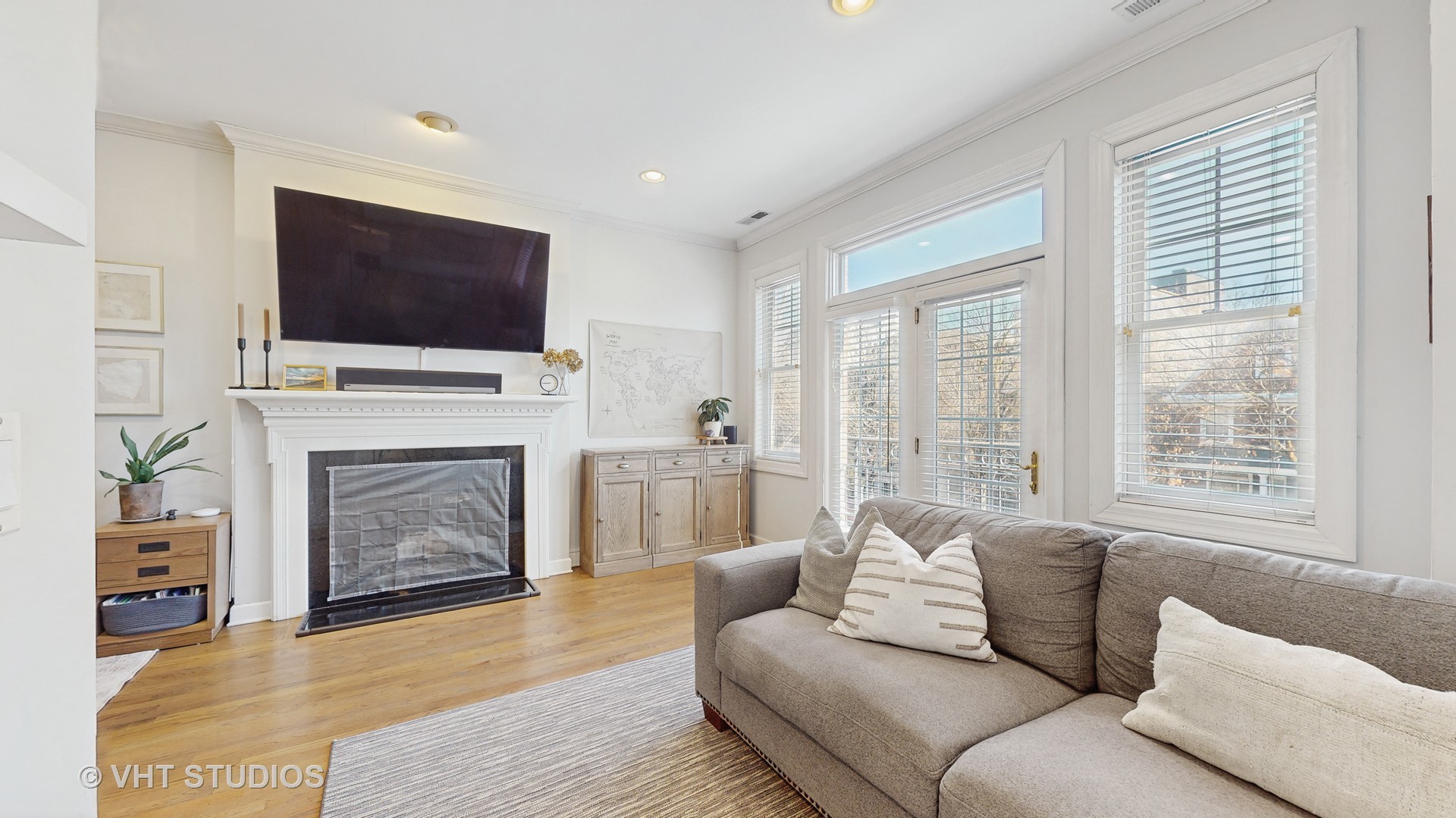 3640 N Damen Avenue Unit: 2