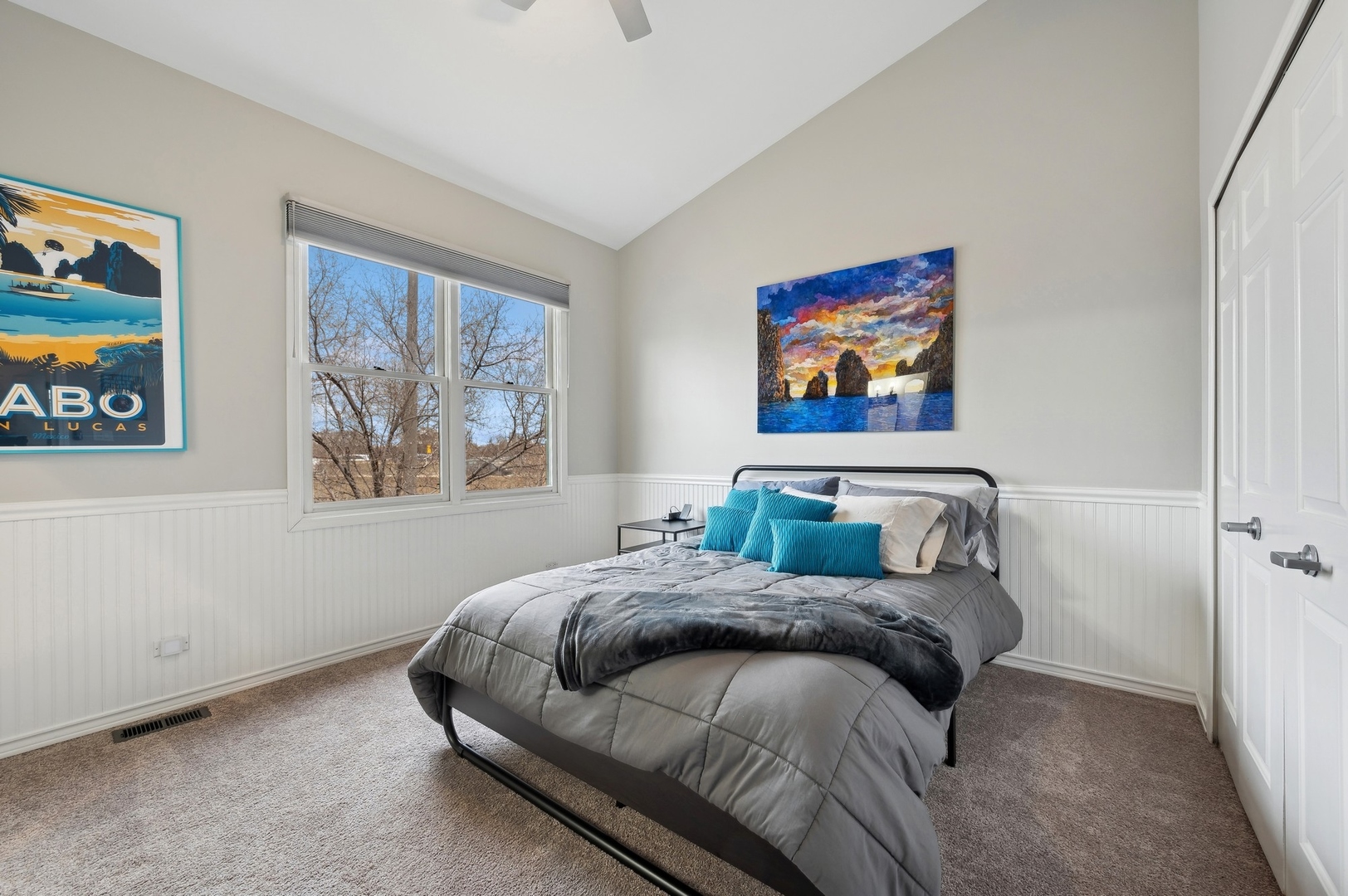 2140 N Winchester Avenue Unit: 2