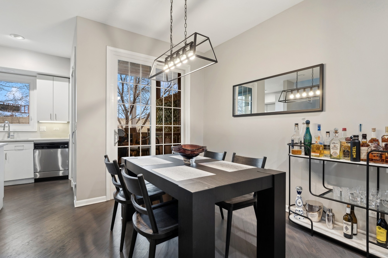 2140 N Winchester Avenue Unit: 2