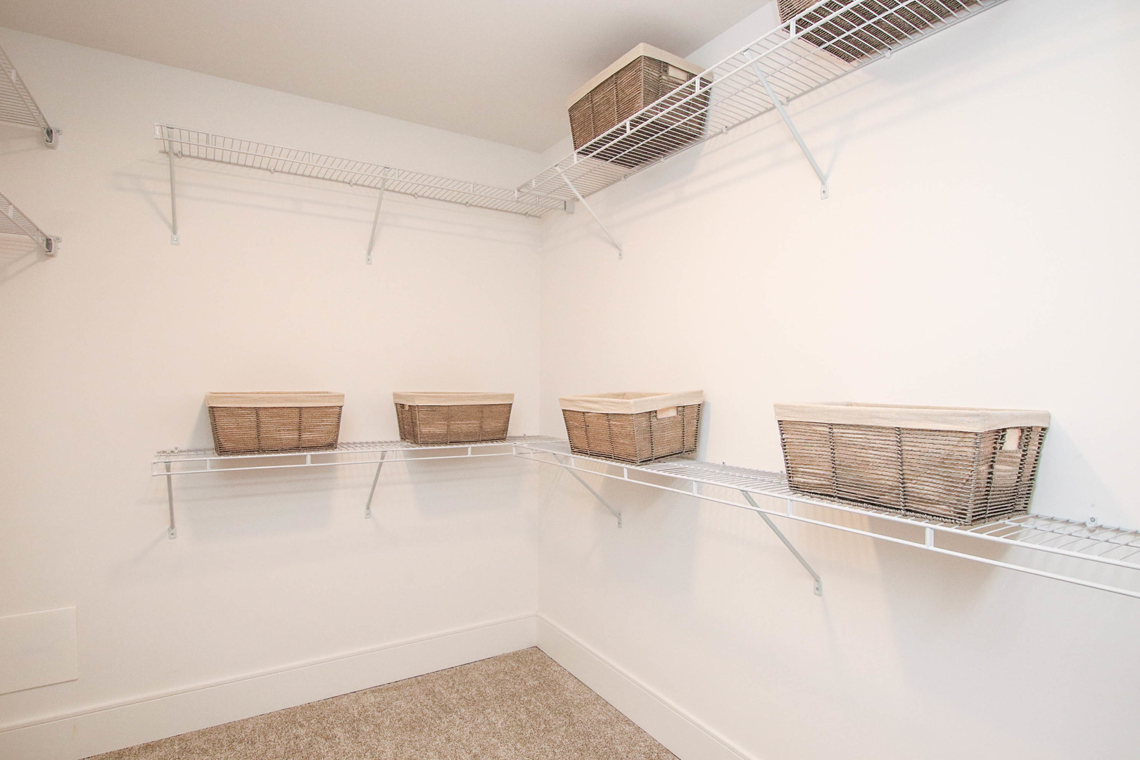 1850 Amberley Court Unit: 104