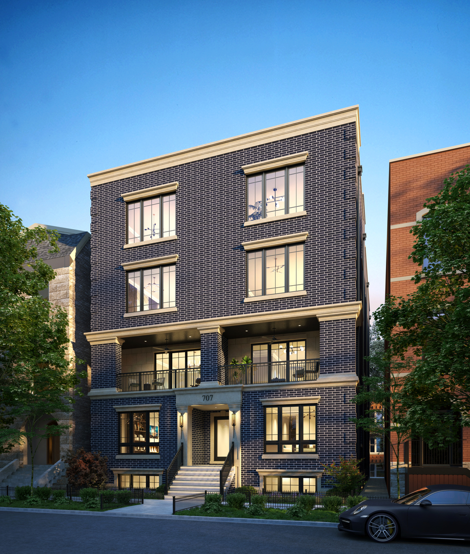 707 W Briar Place Unit: 1W