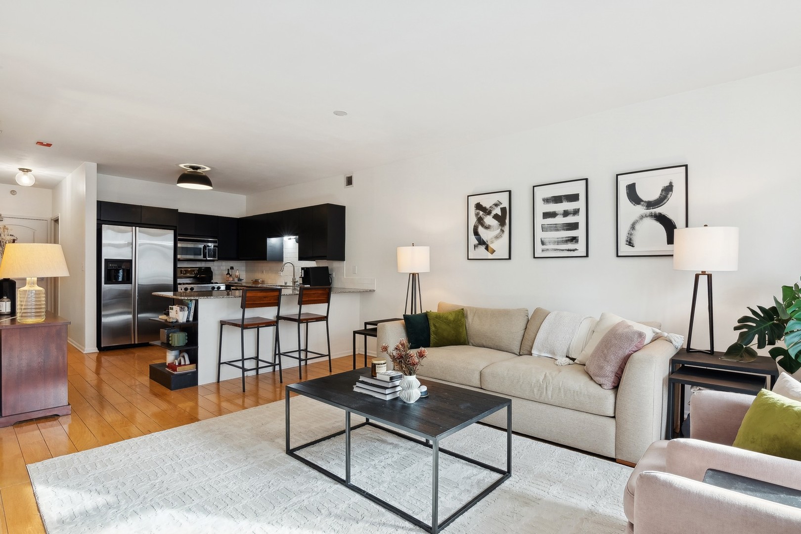 21 W CHESTNUT Street Unit: 1306
