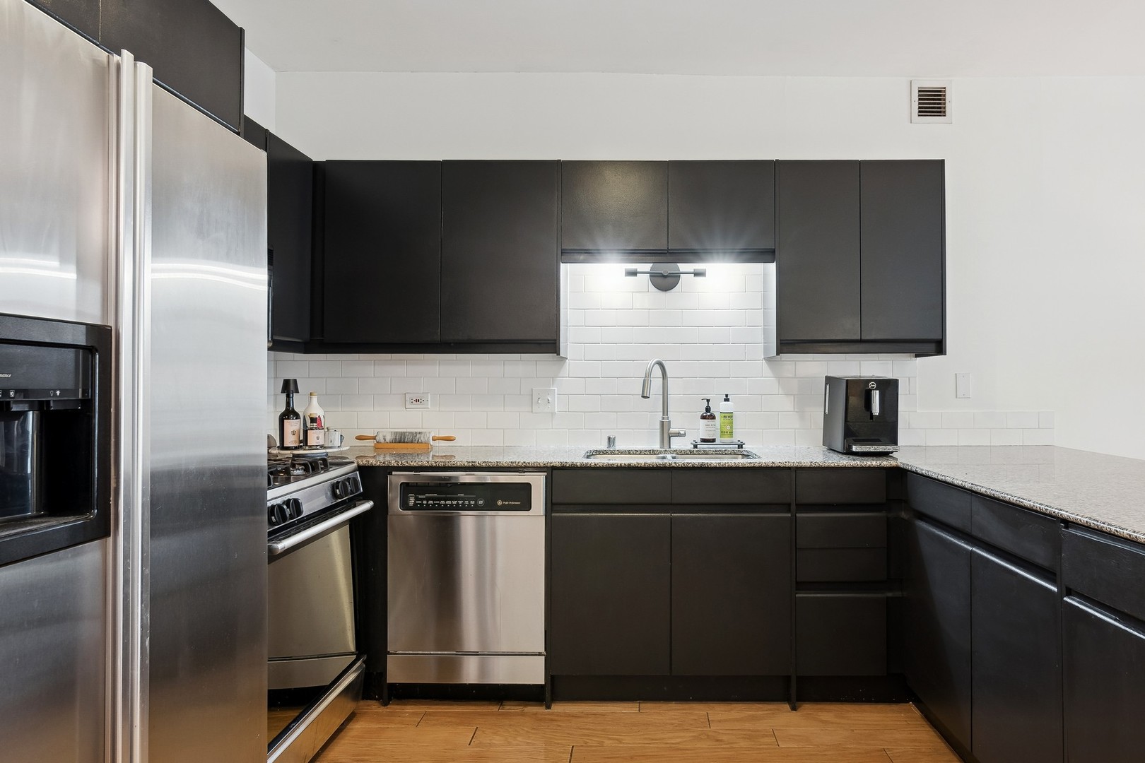 21 W CHESTNUT Street Unit: 1306