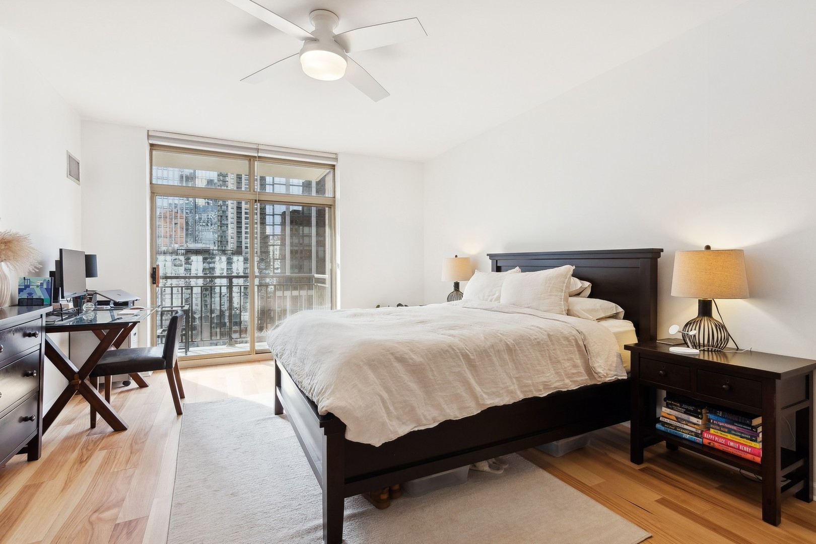 21 W CHESTNUT Street Unit: 1306