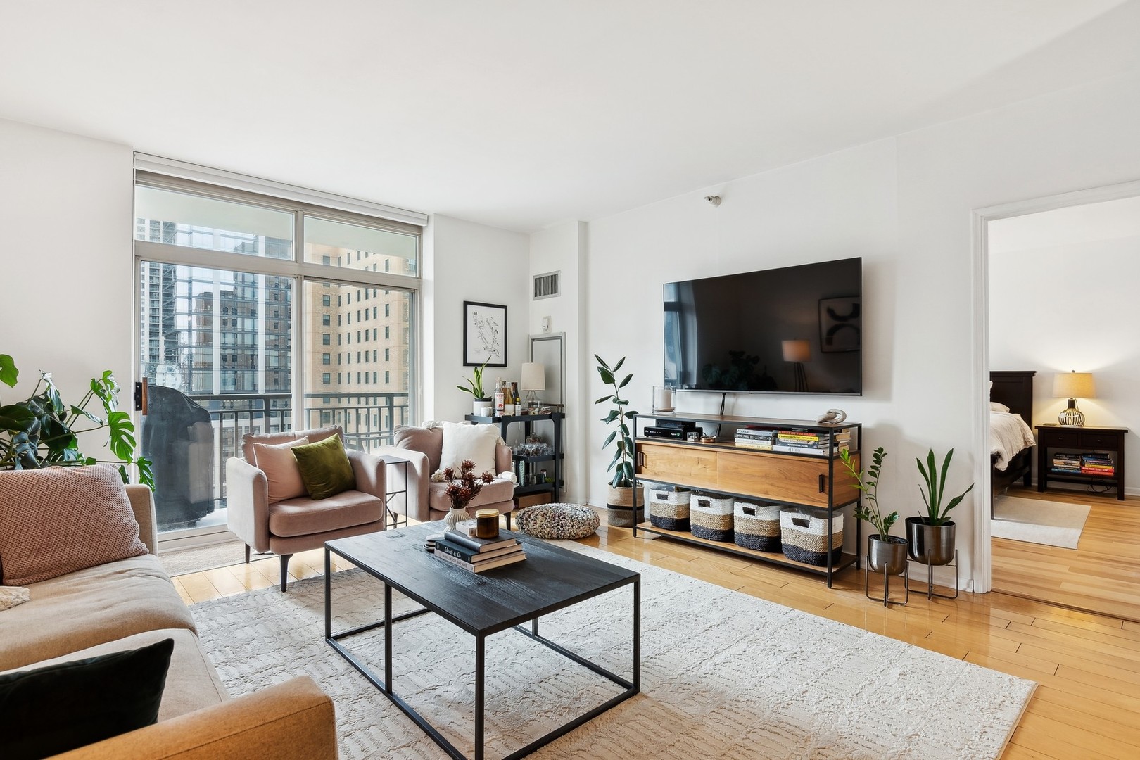 21 W CHESTNUT Street Unit: 1306