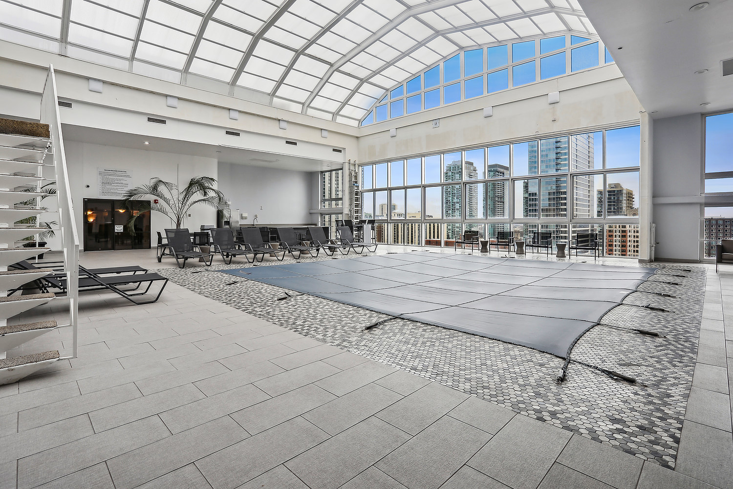 1221 N DEARBORN Street Unit: 1604S