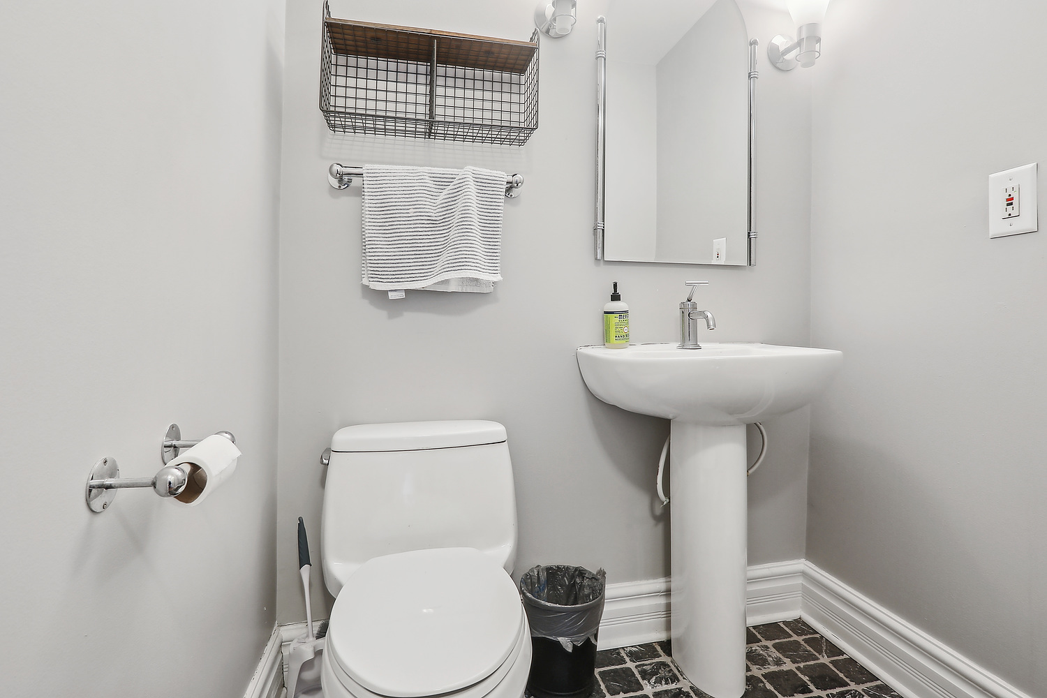 1221 N DEARBORN Street Unit: 1604S